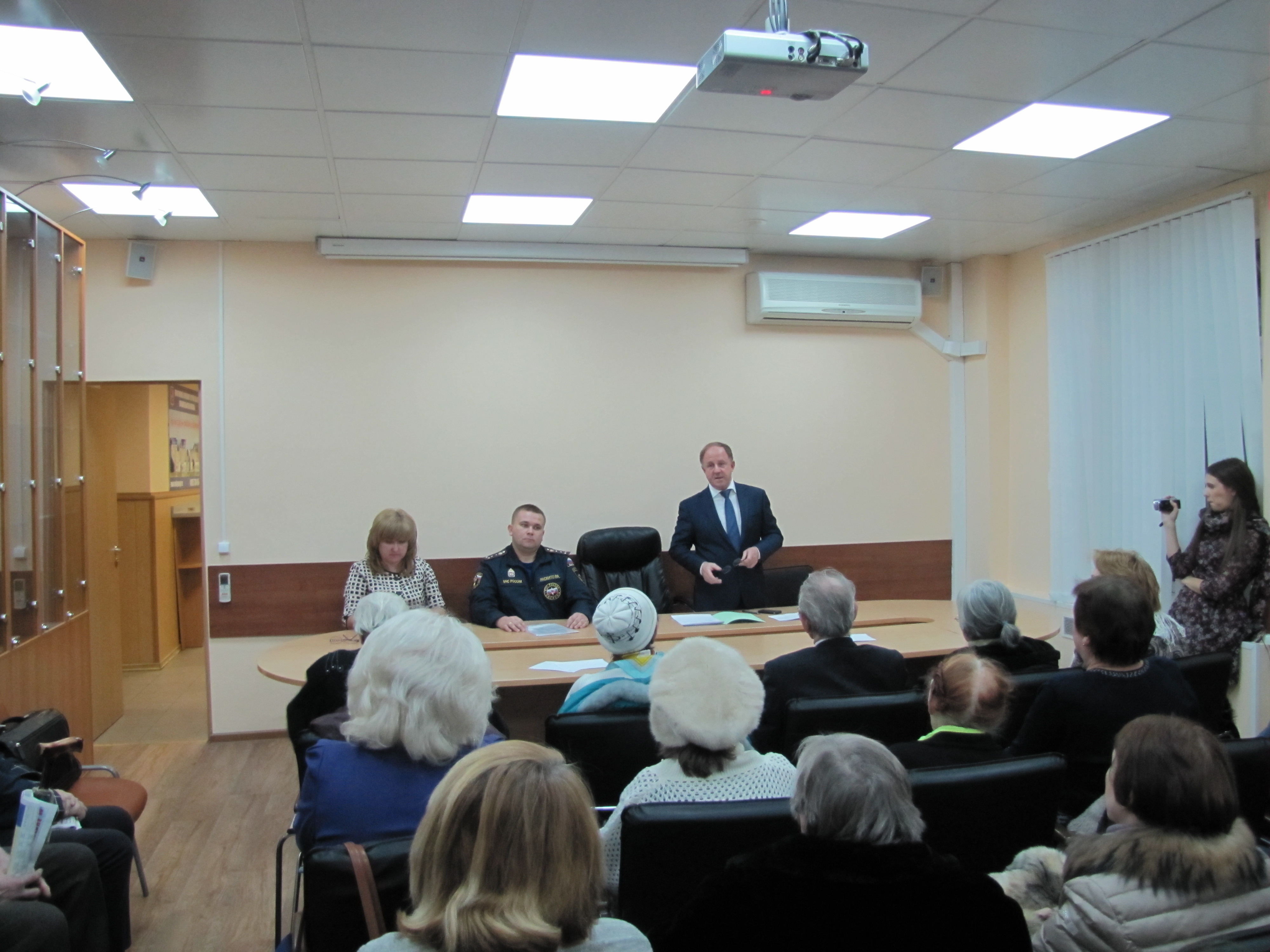 Встреча главы управы с жителями района