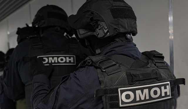При участии столичного спецназа Росгвардии прошел рейд по проверке мигрантов